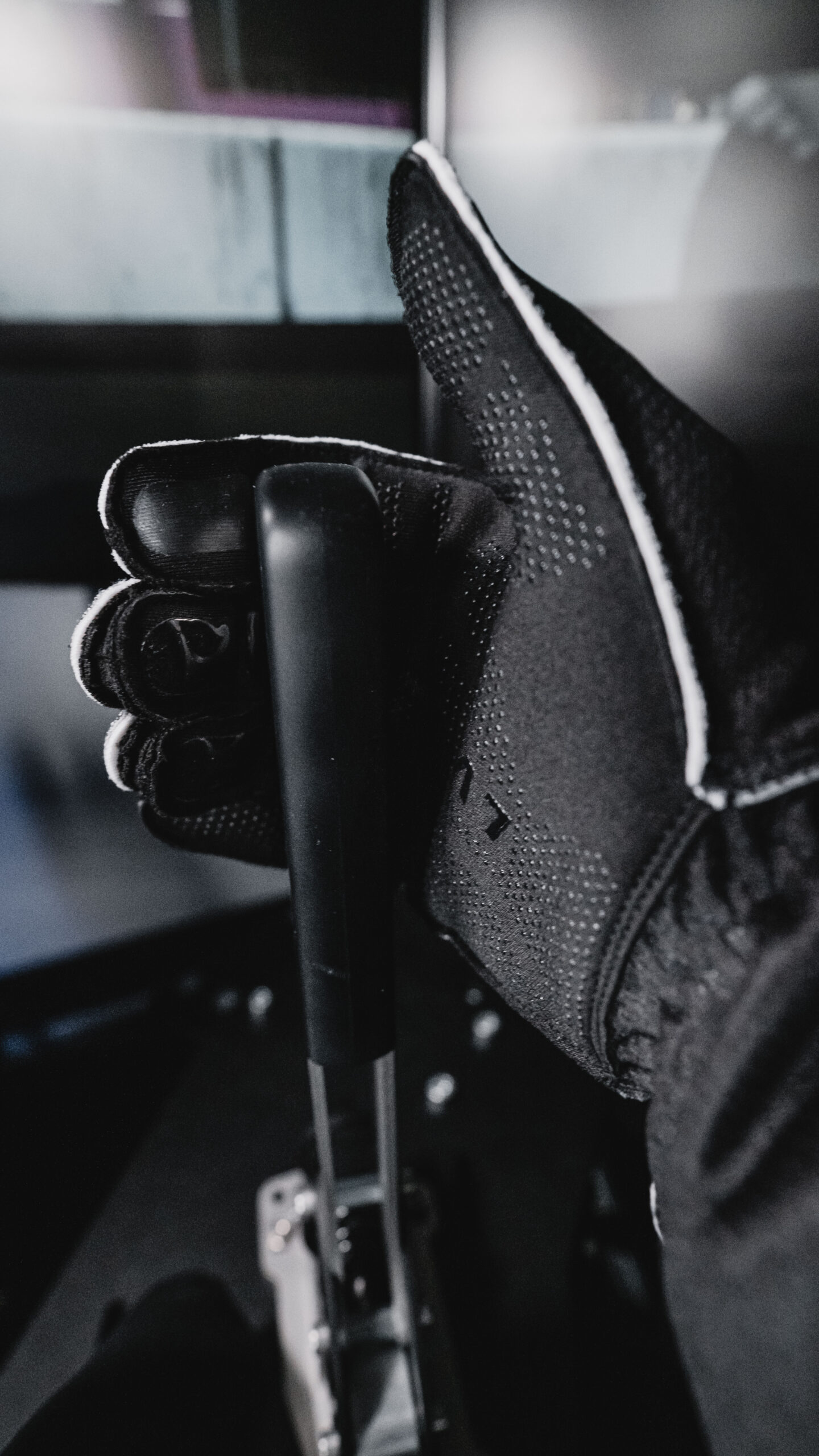 SIM GLOVE