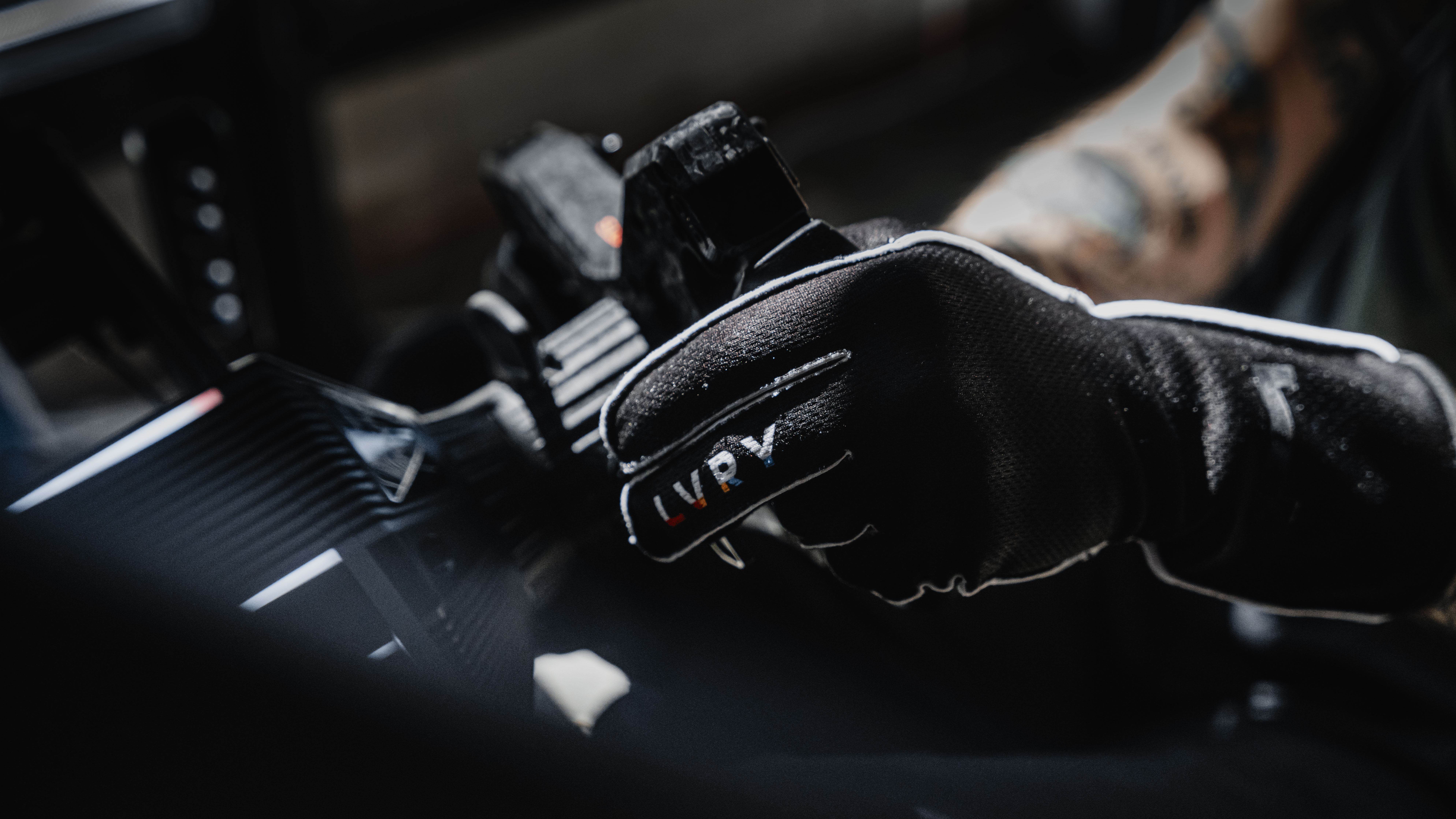 SIM GLOVE